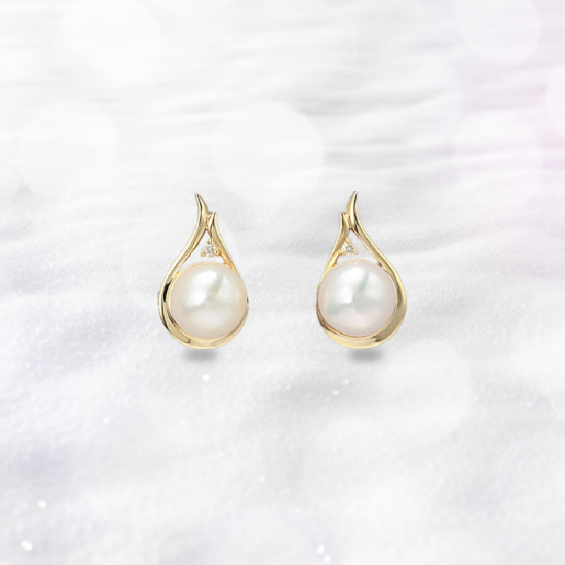 【2023ウィンターコレクション】6月誕生石 K10 イエローゴールド あこや真珠 しずく ピアス ¥30,800 (税込)