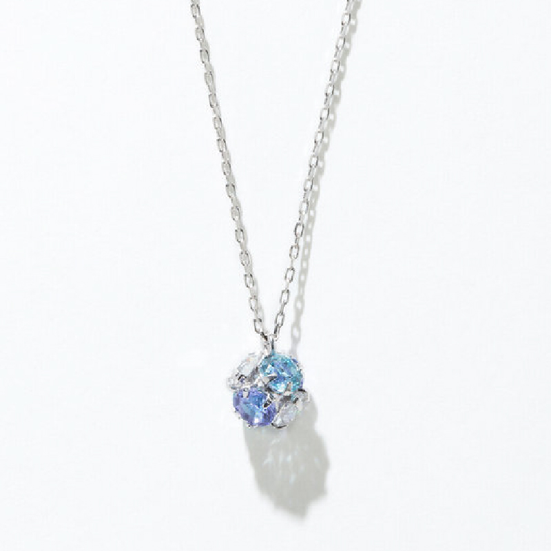 K10 ホワイトゴールド キュービックジルコニア ネックレス（Shine Blue ）¥22,000 (税込)