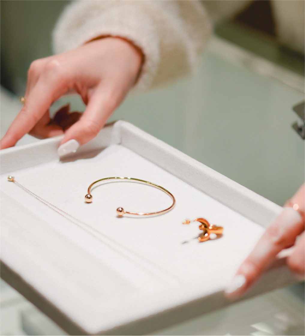 不要になったアクセサリーを店舗へ